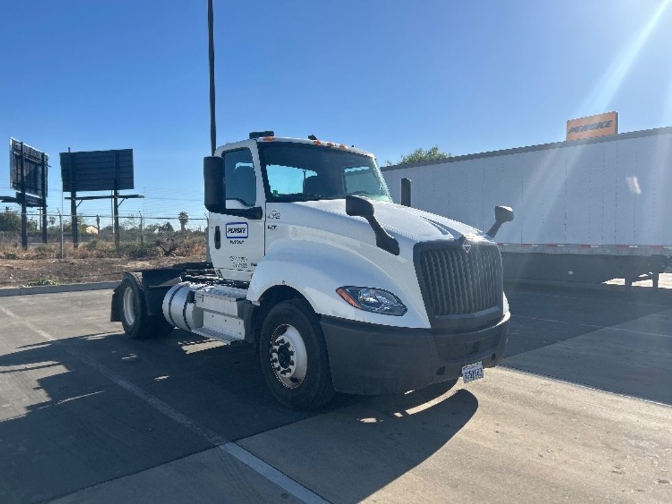 Day Cab Tractor-Heavy Duty Tractors-International-2022-LT625-West Sacramento-CA-311,886\n\t\tmiles-$ 29,250 - Image 1