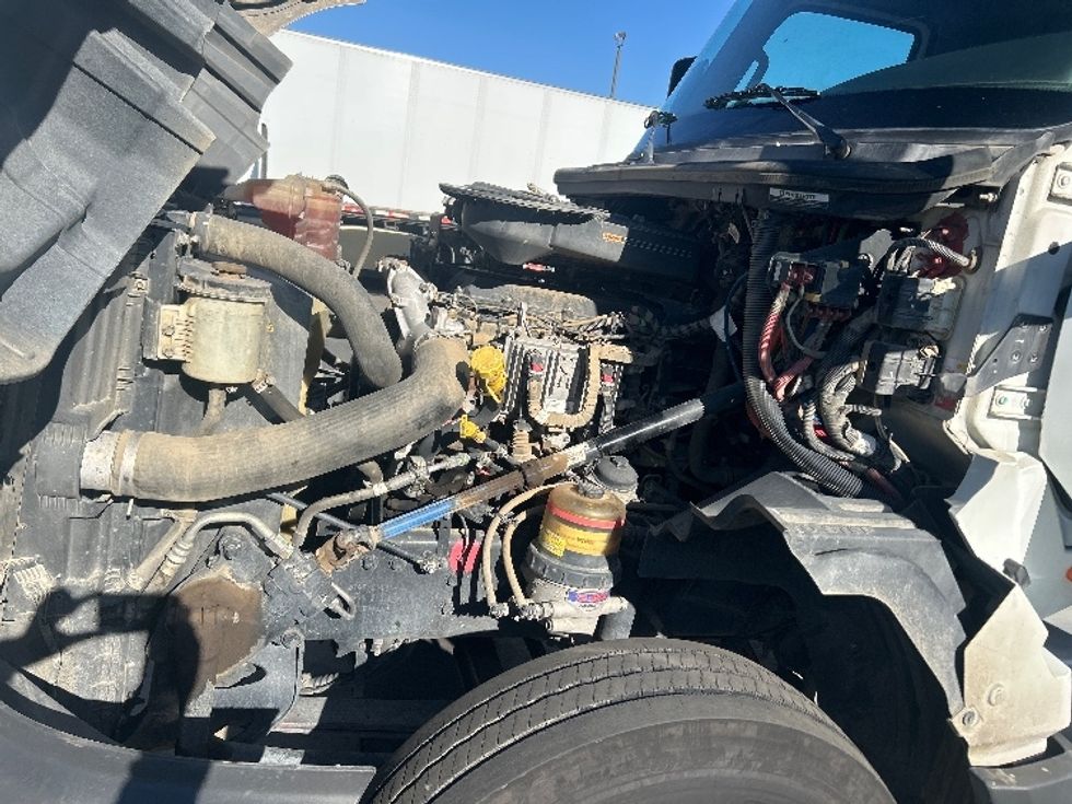 Day Cab Tractor-Heavy Duty Tractors-International-2022-LT625-West Sacramento-CA-311,886\n\t\tmiles-$ 29,250 - Image 16