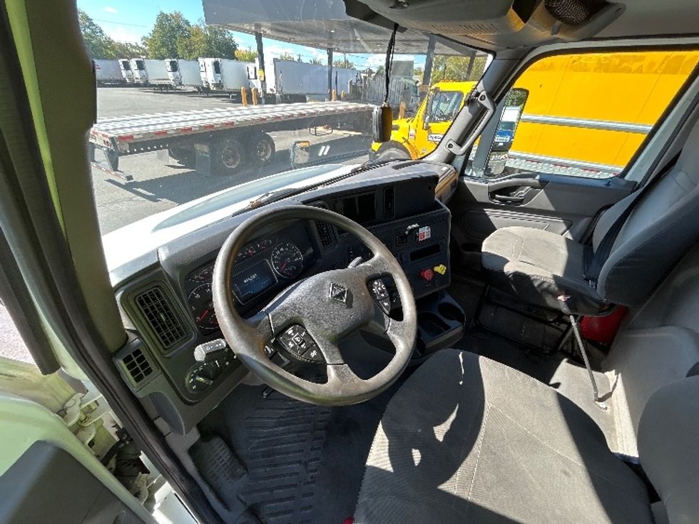 Day Cab Tractor-Heavy Duty Tractors-International-2022-RH613-Albany-NY-416,521\n\t\tmiles-$ 33,250 - Image 10