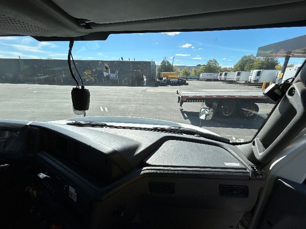Day Cab Tractor-Heavy Duty Tractors-International-2022-RH613-Albany-NY-416,521\n\t\tmiles-$ 33,250 - Image 13
