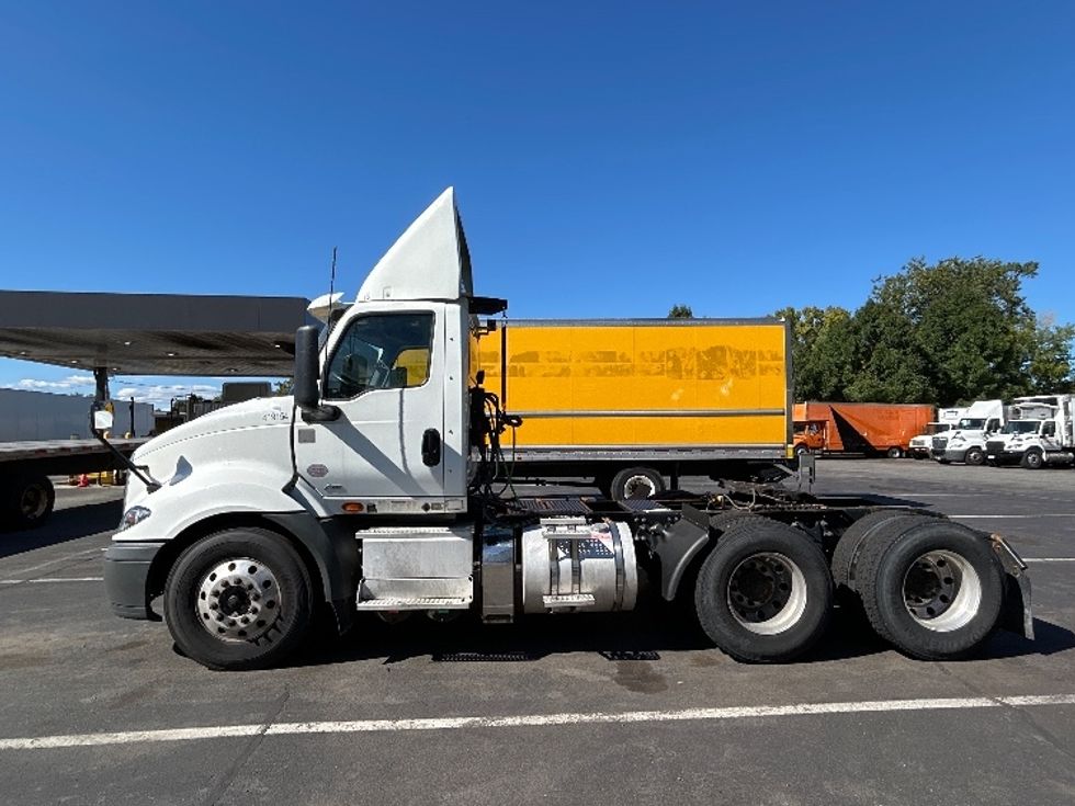 Day Cab Tractor-Heavy Duty Tractors-International-2022-RH613-Albany-NY-416,521\n\t\tmiles-$ 33,250 - Image 4