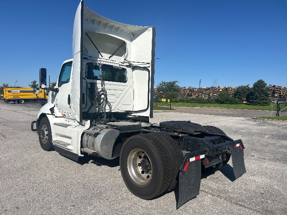 Day Cab Tractor-Heavy Duty Tractors-International-2022-RH613-Davenport-IA-462,698\n\t\tmiles-$ 25,500 - Image 5