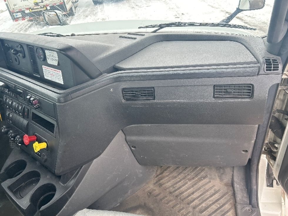 Day Cab Tractor-Heavy Duty Tractors-International-2023-LT625-Cadillac-MI-364,556\n\t\tmiles-$ 43,750 - Image 13