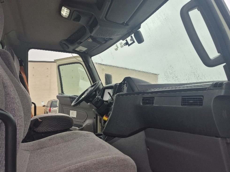 Day Cab Tractor-Heavy Duty Tractors-International-2023-LT625-Cookeville-TN-71,813\n\t\tmiles-$ 96,250 - Image 12