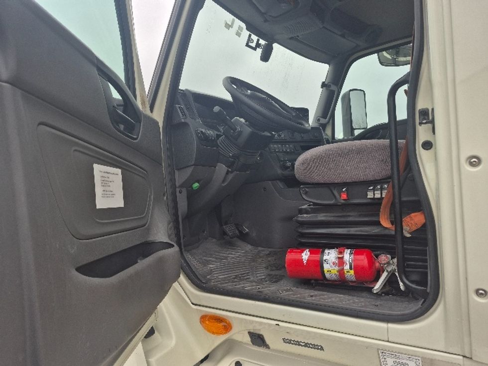 Day Cab Tractor-Heavy Duty Tractors-International-2023-LT625-Cookeville-TN-71,813\n\t\tmiles-$ 96,250 - Image 9