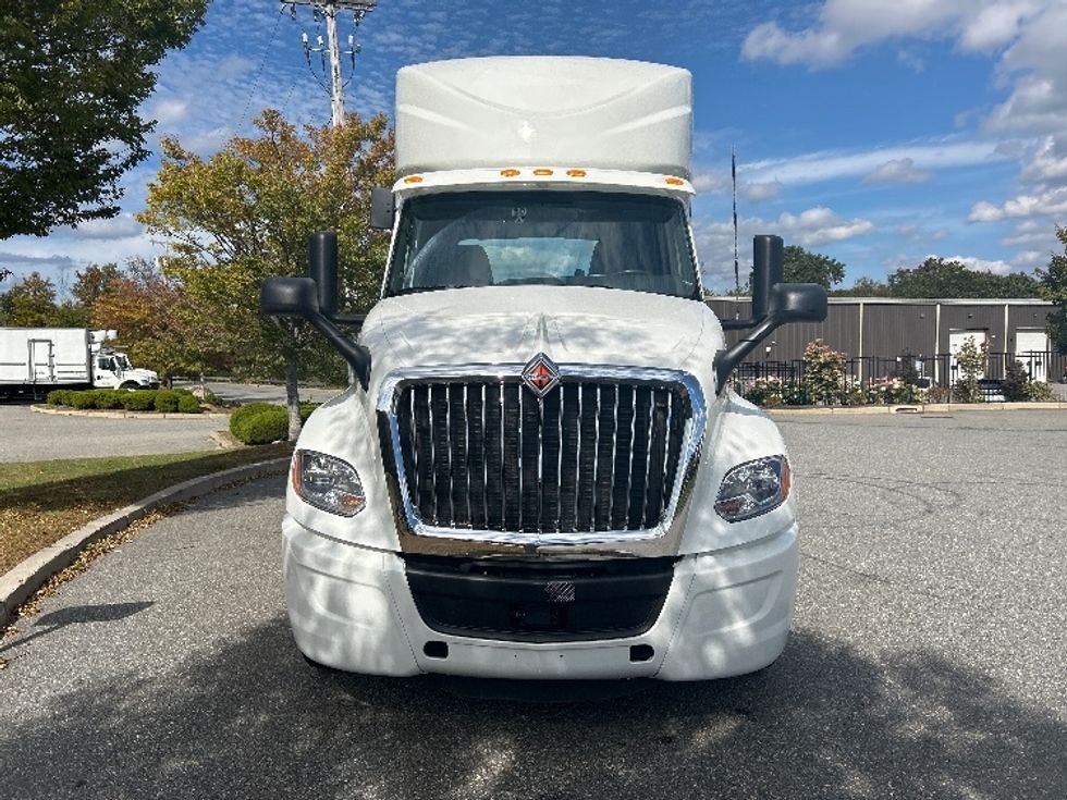 Day Cab Tractor-Heavy Duty Tractors-International-2023-LT625-Fitchburg-MA-147,140\n\t\tmiles-$ 50,250 - Image 2
