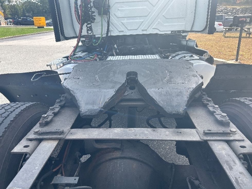 Day Cab Tractor-Heavy Duty Tractors-International-2023-LT625-Fitchburg-MA-147,140\n\t\tmiles-$ 50,250 - Image 6