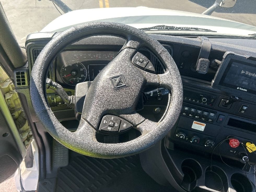 Day Cab Tractor-Heavy Duty Tractors-International-2023-LT625-Fontana-CA-148,913\n\t\tmiles-$ 52,500 - Image 11