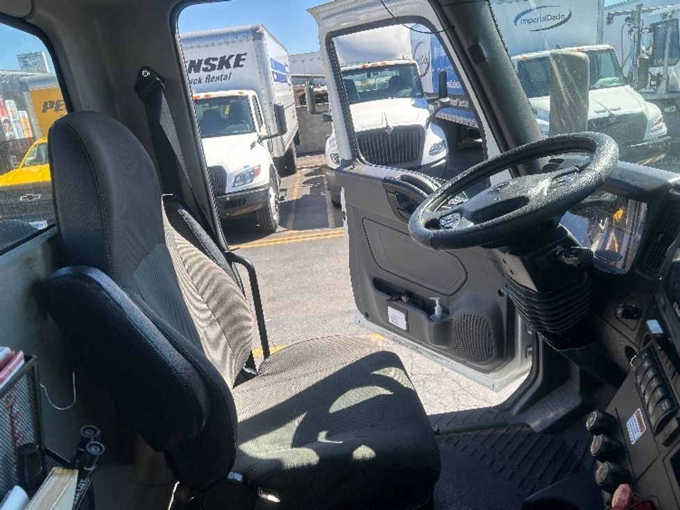 Day Cab Tractor-Heavy Duty Tractors-International-2023-LT625-Fontana-CA-148,913\n\t\tmiles-$ 52,500 - Image 14