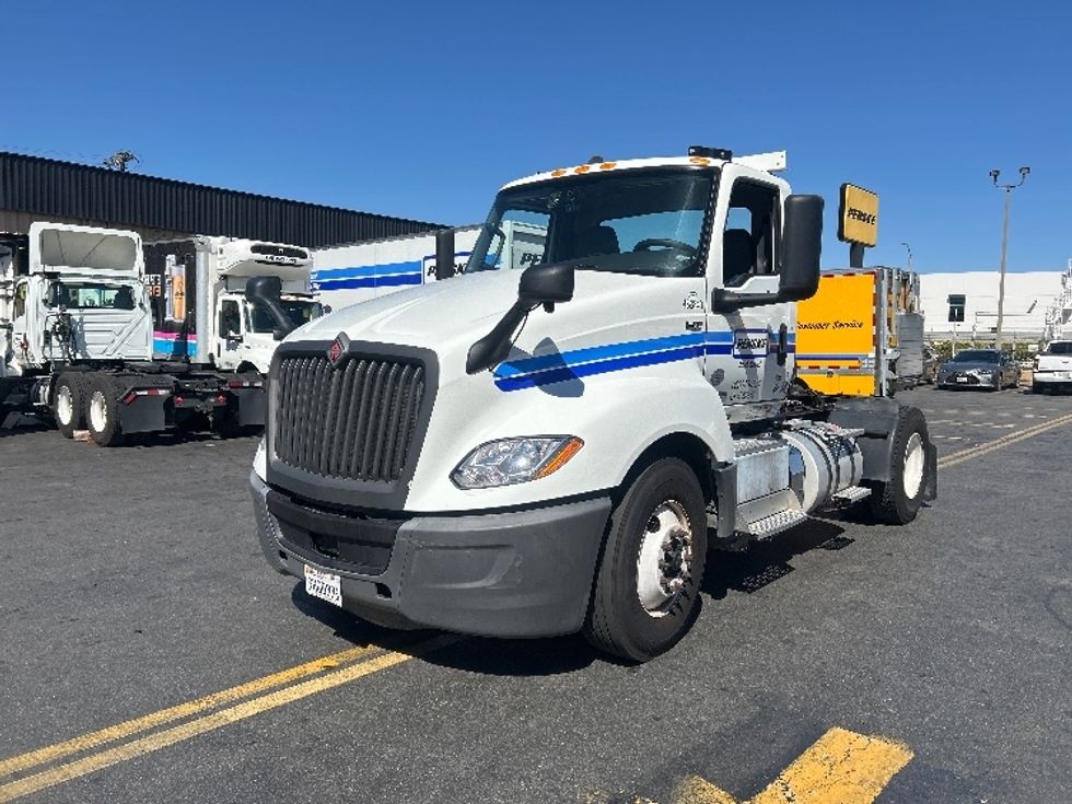 Day Cab Tractor-Heavy Duty Tractors-International-2023-LT625-Fontana-CA-148,913\n\t\tmiles-$ 52,500 - Image 3