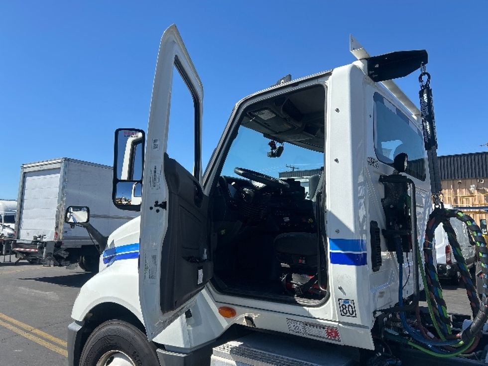 Day Cab Tractor-Heavy Duty Tractors-International-2023-LT625-Fontana-CA-148,913\n\t\tmiles-$ 52,500 - Image 9