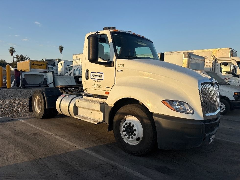 Day Cab Tractor-Heavy Duty Tractors-International-2023-LT625-Fresno-CA-149,861\n\t\tmiles-$ 52,000 - Image 1