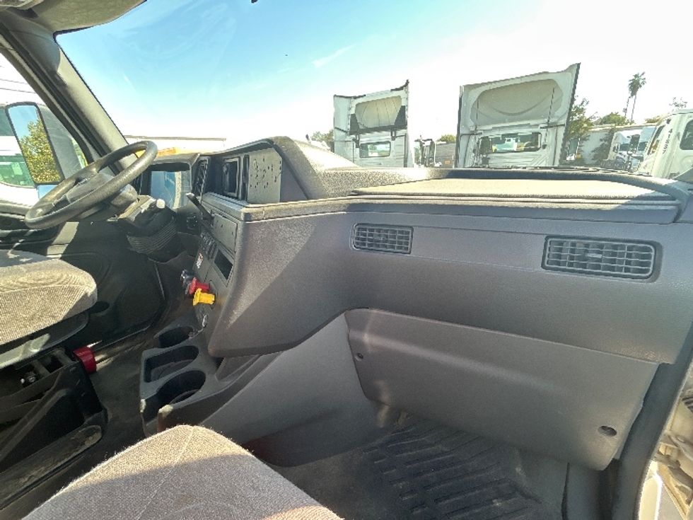 Day Cab Tractor-Heavy Duty Tractors-International-2023-LT625-Fresno-CA-149,861\n\t\tmiles-$ 52,000 - Image 13