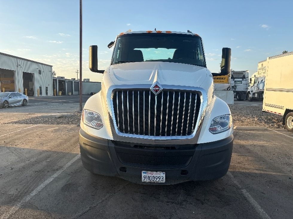 Day Cab Tractor-Heavy Duty Tractors-International-2023-LT625-Fresno-CA-149,861\n\t\tmiles-$ 52,000 - Image 2