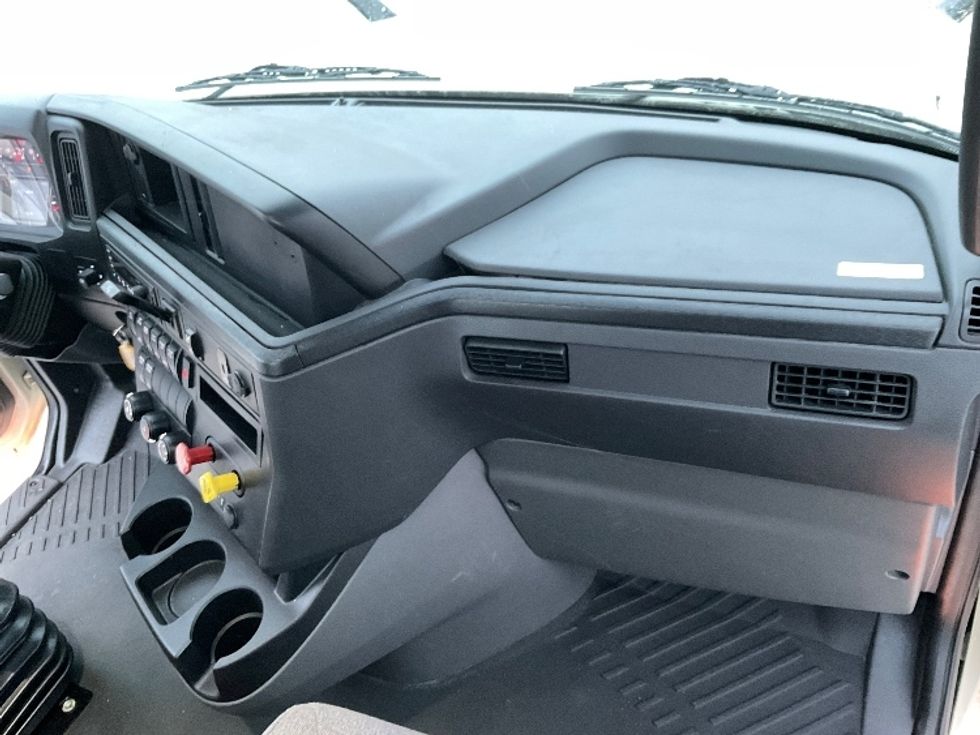 Day Cab Tractor-Heavy Duty Tractors-International-2023-LT625-Knoxville-TN-97,695\n\t\tmiles-$ 93,000 - Image 13