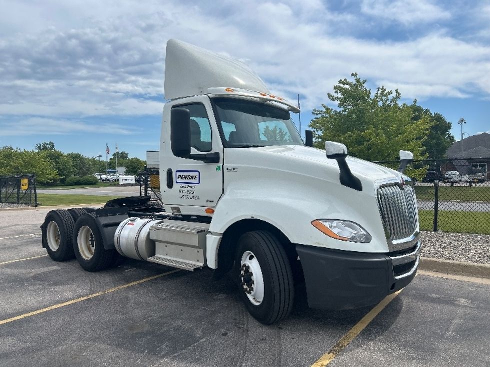 Day Cab Tractor-Heavy Duty Tractors-International-2023-LT625-Lansing-MI-406,839\n\t\tmiles-$ 47,250 - Image 1