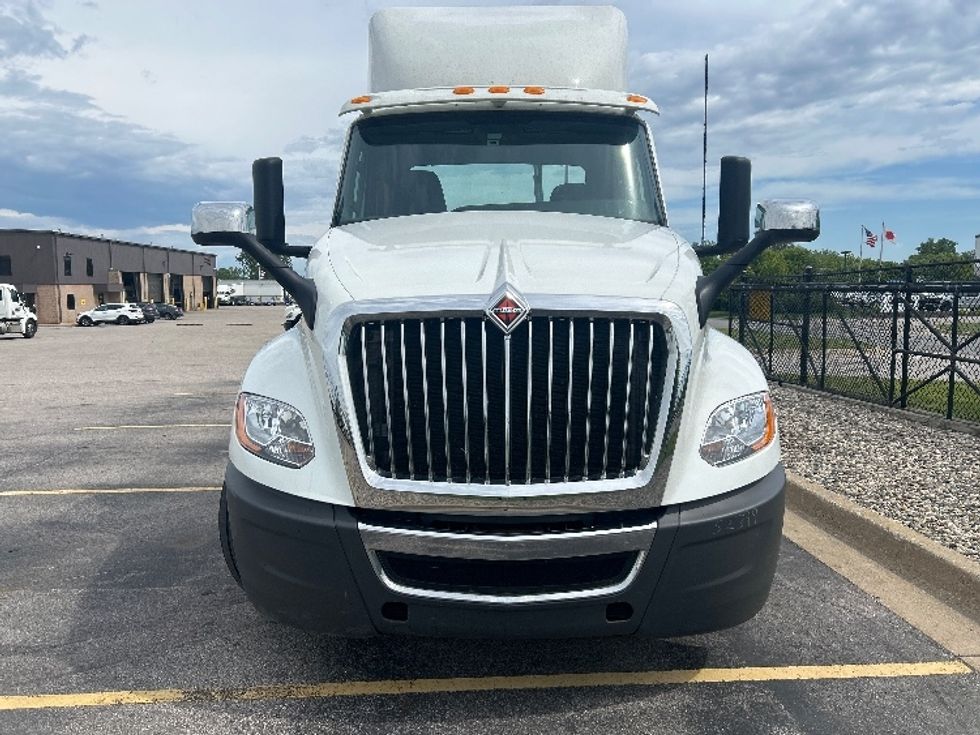 Day Cab Tractor-Heavy Duty Tractors-International-2023-LT625-Lansing-MI-406,839\n\t\tmiles-$ 47,250 - Image 2