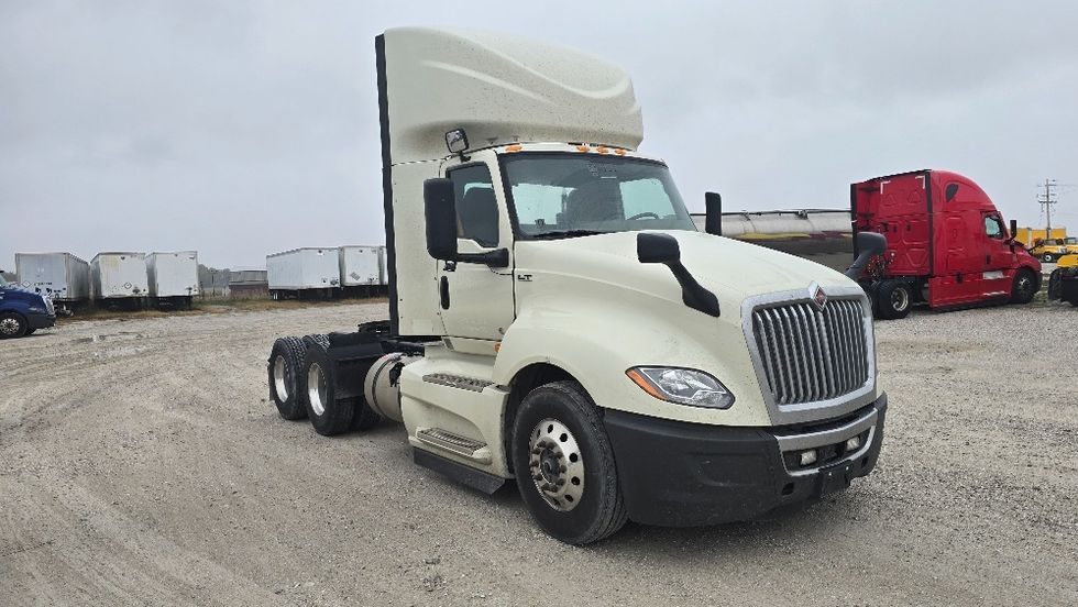 Day Cab Tractor-Heavy Duty Tractors-International-2023-LT625-Moberly-MO-246,469\n\t\tmiles-$ 85,500 - Image 1