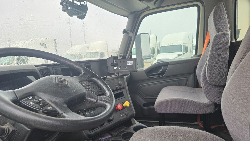 Day Cab Tractor-Heavy Duty Tractors-International-2023-LT625-Moberly-MO-246,469\n\t\tmiles-$ 85,500 - Image 10