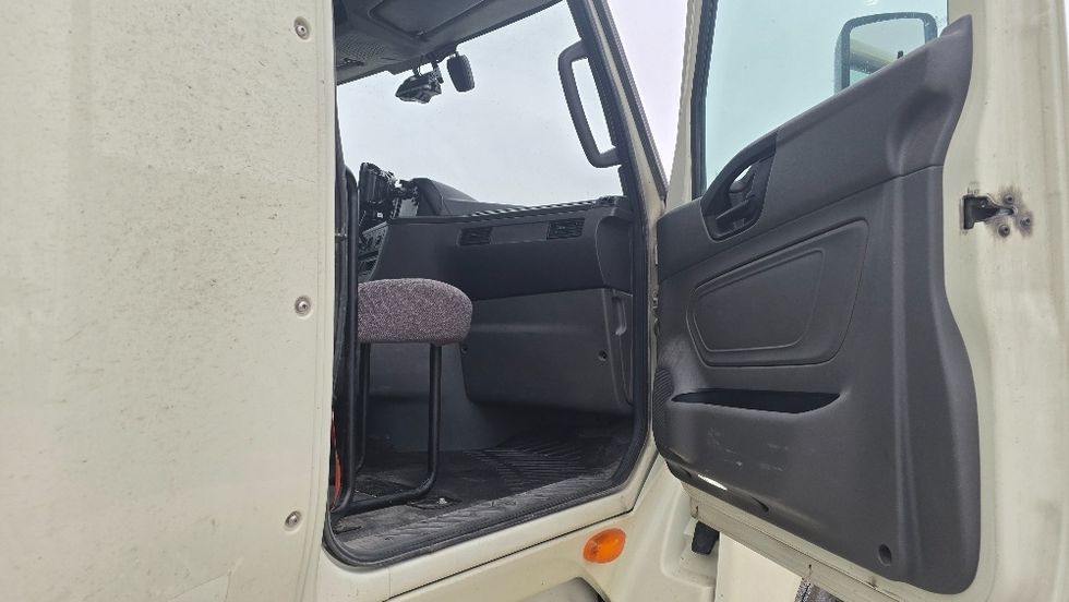 Day Cab Tractor-Heavy Duty Tractors-International-2023-LT625-Moberly-MO-246,469\n\t\tmiles-$ 85,500 - Image 12