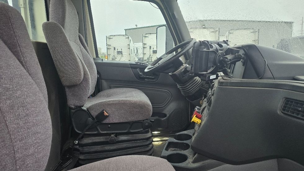 Day Cab Tractor-Heavy Duty Tractors-International-2023-LT625-Moberly-MO-246,469\n\t\tmiles-$ 85,500 - Image 13