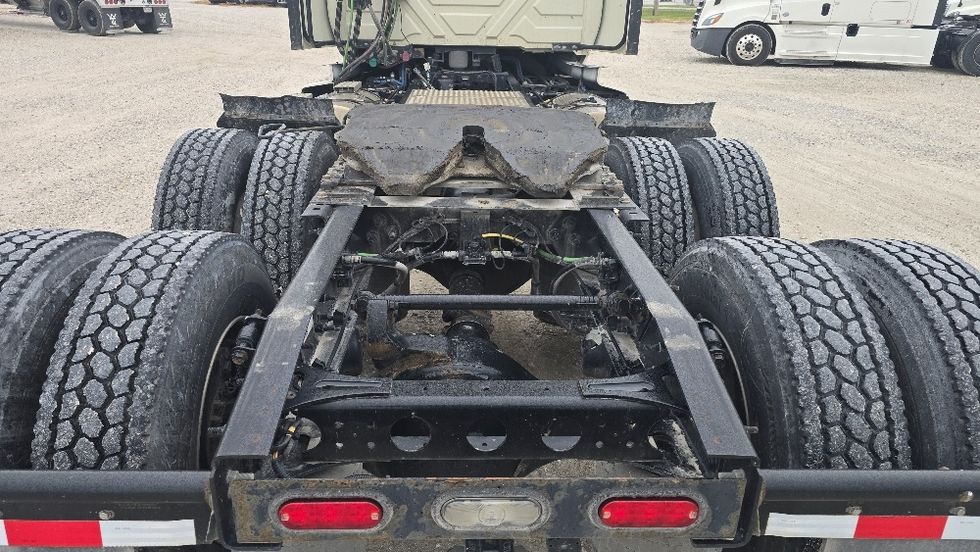 Day Cab Tractor-Heavy Duty Tractors-International-2023-LT625-Moberly-MO-246,469\n\t\tmiles-$ 85,500 - Image 6