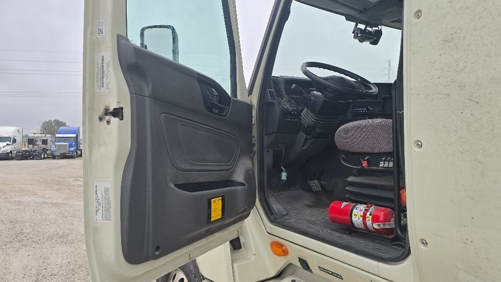 Day Cab Tractor-Heavy Duty Tractors-International-2023-LT625-Moberly-MO-246,469\n\t\tmiles-$ 85,500 - Image 9