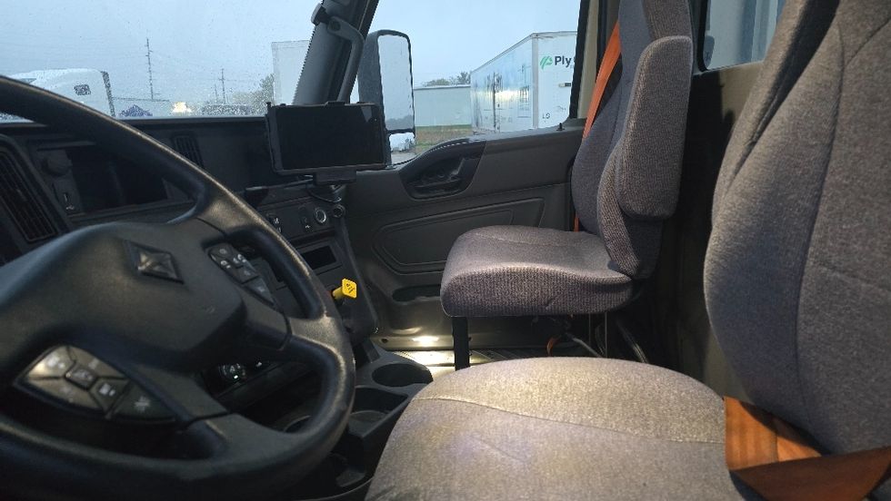 Day Cab Tractor-Heavy Duty Tractors-International-2023-LT625-Moberly-MO-251,636\n\t\tmiles-$ 85,000 - Image 10