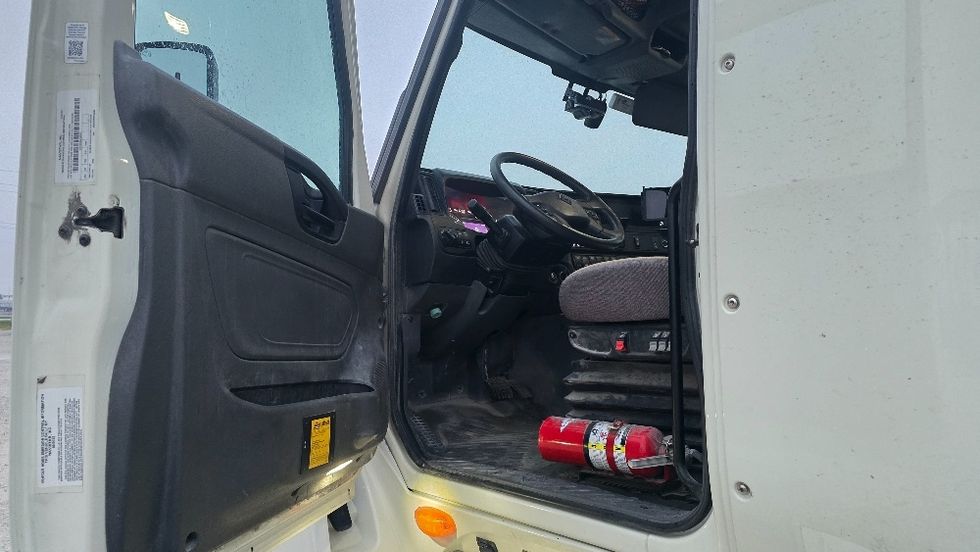Day Cab Tractor-Heavy Duty Tractors-International-2023-LT625-Moberly-MO-251,636\n\t\tmiles-$ 85,000 - Image 9