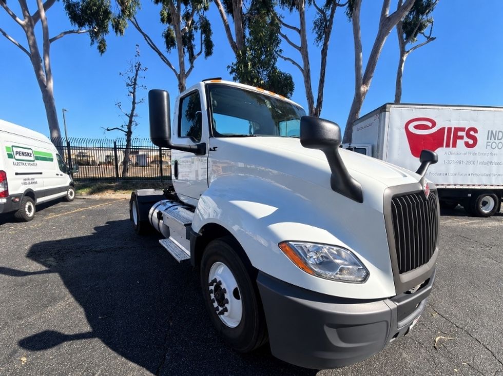 Day Cab Tractor-Heavy Duty Tractors-International-2023-LT625-Torrance-CA-165,700\n\t\tmiles-$ 53,250 - Image 1