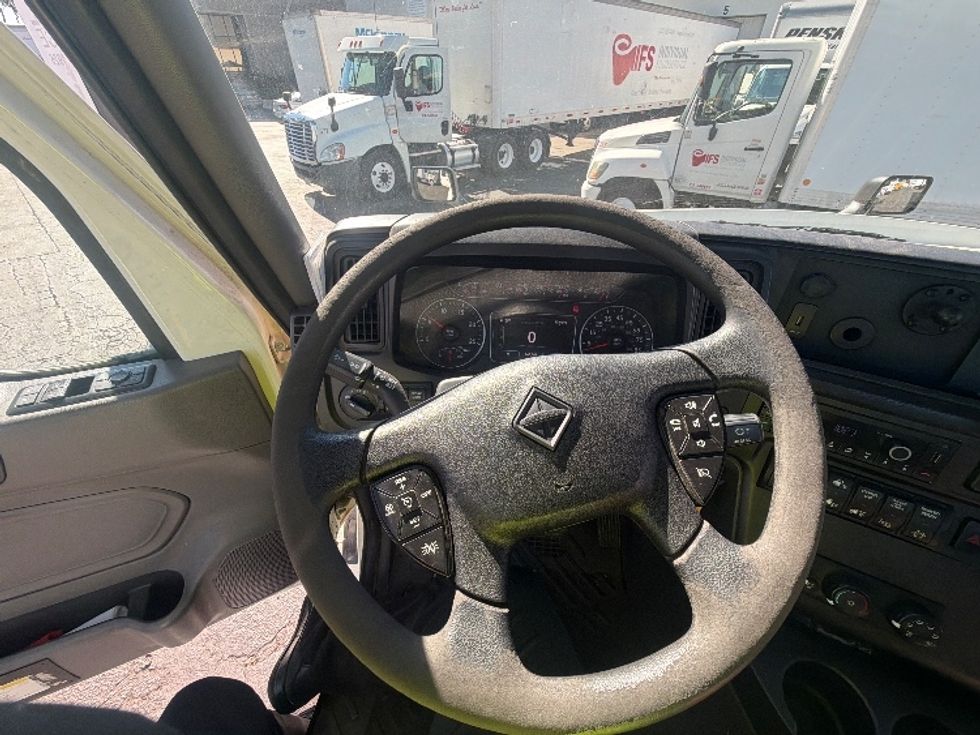 Day Cab Tractor-Heavy Duty Tractors-International-2023-LT625-Torrance-CA-165,700\n\t\tmiles-$ 53,250 - Image 11