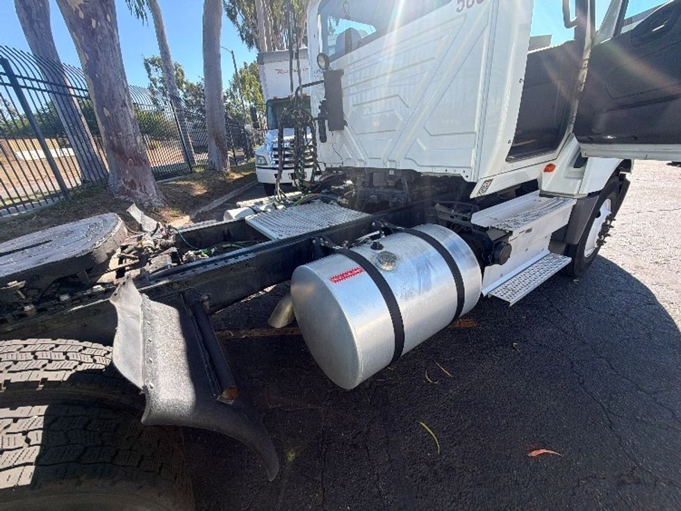 Day Cab Tractor-Heavy Duty Tractors-International-2023-LT625-Torrance-CA-165,700\n\t\tmiles-$ 53,250 - Image 17