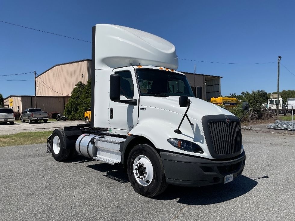 Day Cab Tractor-Heavy Duty Tractors-International-2023-RH613-Albany-GA-530,997\n\t\tmiles-$ 24,000 - Image 1