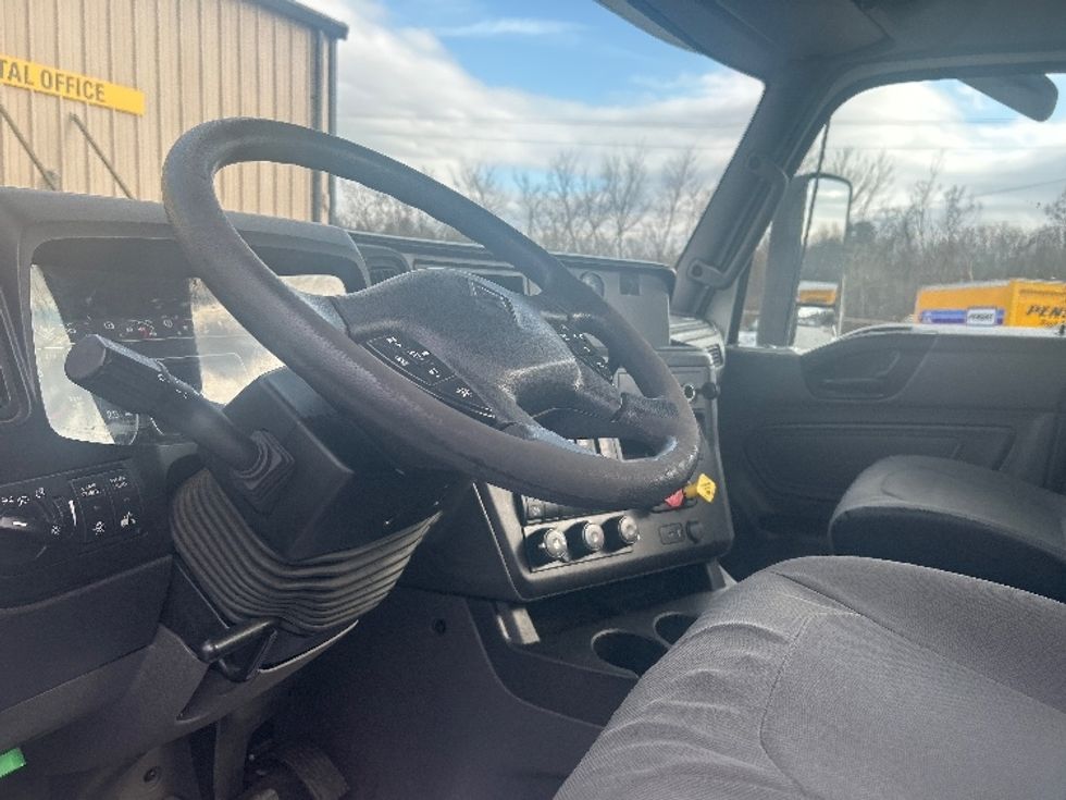 Day Cab Tractor-Heavy Duty Tractors-International-2023-RH613-Anderson-SC-95,828\n\t\tmiles-$ 66,250 - Image 10