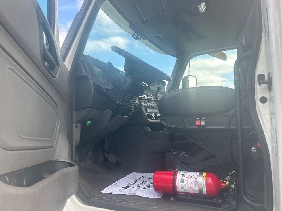 Day Cab Tractor-Heavy Duty Tractors-International-2023-RH613-Anderson-SC-95,828\n\t\tmiles-$ 66,250 - Image 9