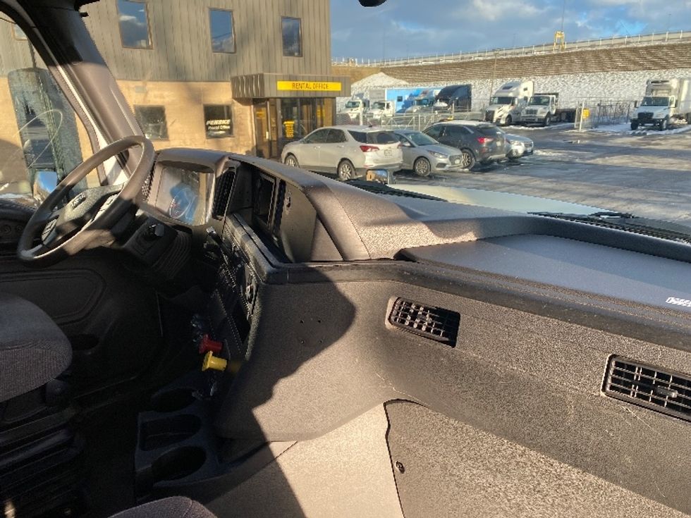 Day Cab Tractor-Heavy Duty Tractors-International-2023-RH613-Binghamton-NY-431,464\n\t\tmiles-$ 35,500 - Image 13