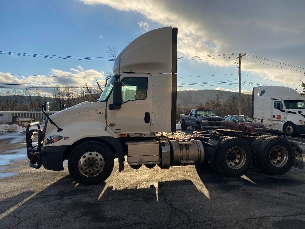 Day Cab Tractor-Heavy Duty Tractors-International-2023-RH613-Binghamton-NY-431,464\n\t\tmiles-$ 35,500 - Image 4