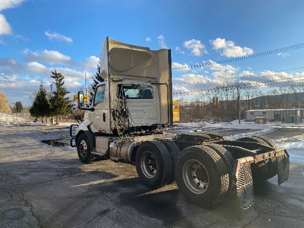 Day Cab Tractor-Heavy Duty Tractors-International-2023-RH613-Binghamton-NY-431,464\n\t\tmiles-$ 35,500 - Image 5