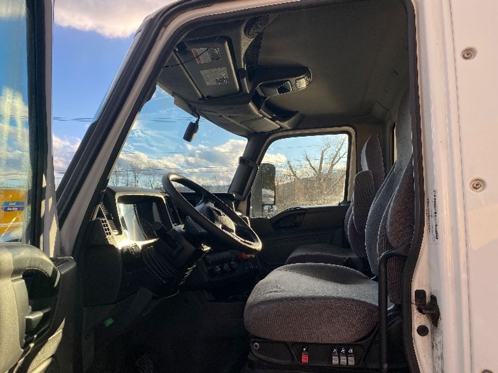 Day Cab Tractor-Heavy Duty Tractors-International-2023-RH613-Binghamton-NY-431,464\n\t\tmiles-$ 35,500 - Image 9