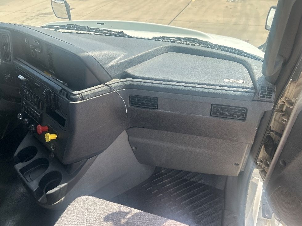 Day Cab Tractor-Heavy Duty Tractors-International-2023-RH613-Dallas-TX-416,896\n\t\tmiles-$ 49,500 - Image 13