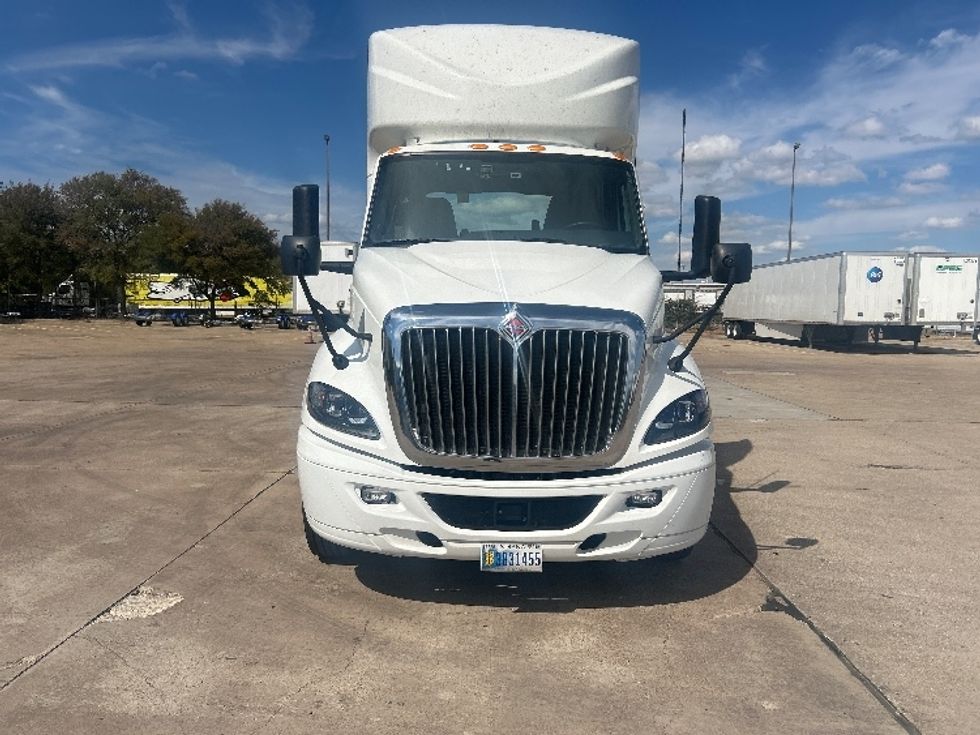 Day Cab Tractor-Heavy Duty Tractors-International-2023-RH613-Dallas-TX-416,896\n\t\tmiles-$ 49,500 - Image 2