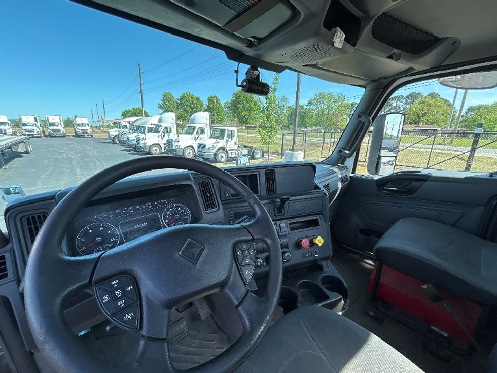 Day Cab Tractor-Heavy Duty Tractors-International-2023-RH613-Lowell-AR-137,121\n\t\tmiles-$ 62,500 - Image 10