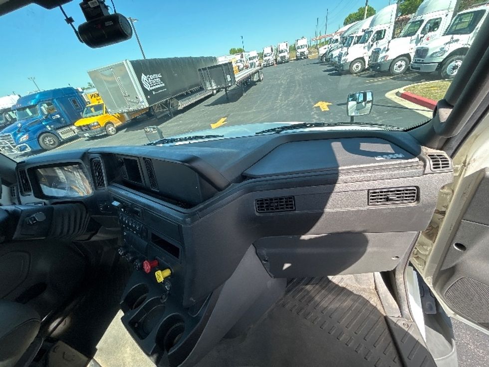 Day Cab Tractor-Heavy Duty Tractors-International-2023-RH613-Lowell-AR-137,121\n\t\tmiles-$ 62,500 - Image 13