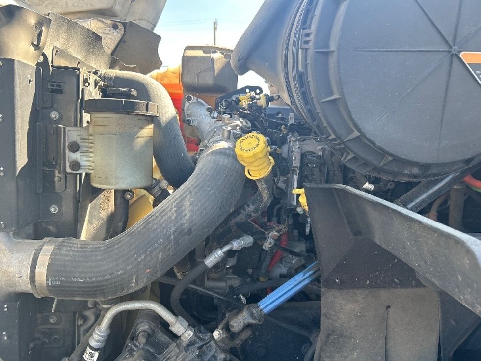 Day Cab Tractor-Heavy Duty Tractors-International-2023-RH613-Lowell-AR-137,121\n\t\tmiles-$ 62,500 - Image 16