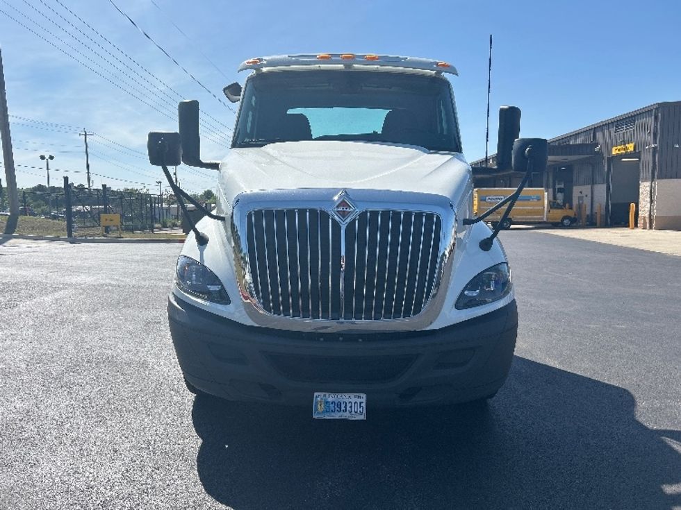 Day Cab Tractor-Heavy Duty Tractors-International-2023-RH613-Lowell-AR-137,121\n\t\tmiles-$ 62,500 - Image 2