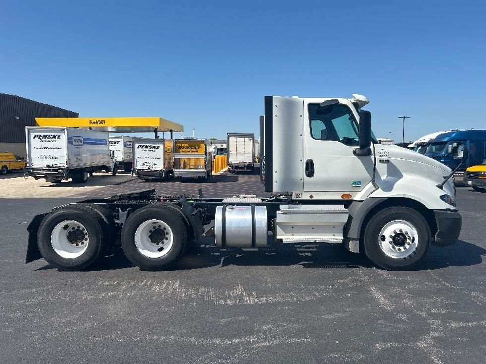 Day Cab Tractor-Heavy Duty Tractors-International-2023-RH613-Lowell-AR-137,121\n\t\tmiles-$ 62,500 - Image 8