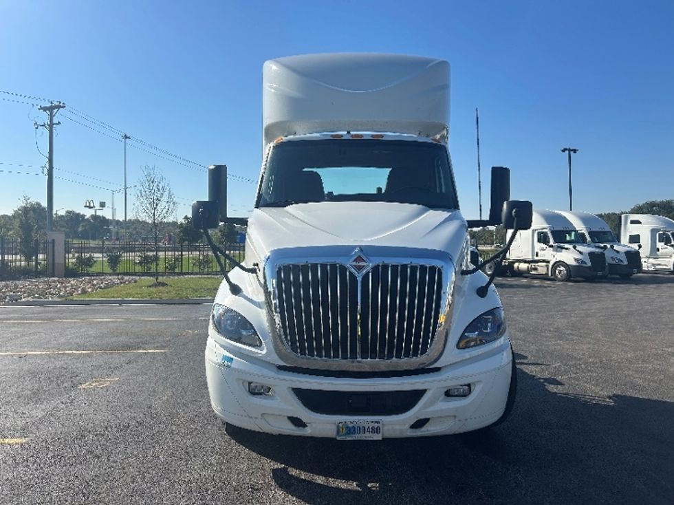 Day Cab Tractor-Heavy Duty Tractors-International-2023-RH613-Melrose Park-IL-565,529\n\t\tmiles-$ 32,250 - Image 2