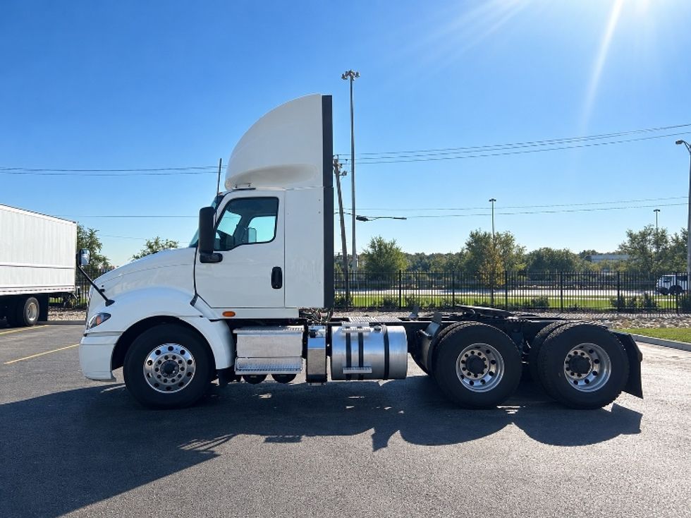 Day Cab Tractor-Heavy Duty Tractors-International-2023-RH613-Melrose Park-IL-565,529\n\t\tmiles-$ 32,250 - Image 4