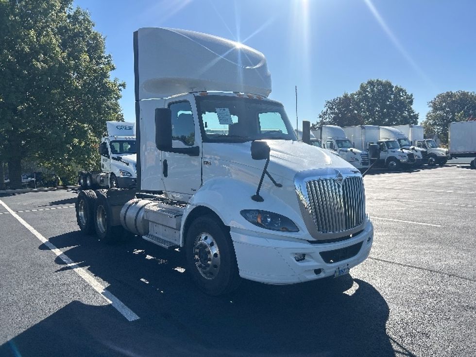Day Cab Tractor-Heavy Duty Tractors-International-2023-RH613-Piqua-OH-674,127\n\t\tmiles-$ 32,000 - Image 1