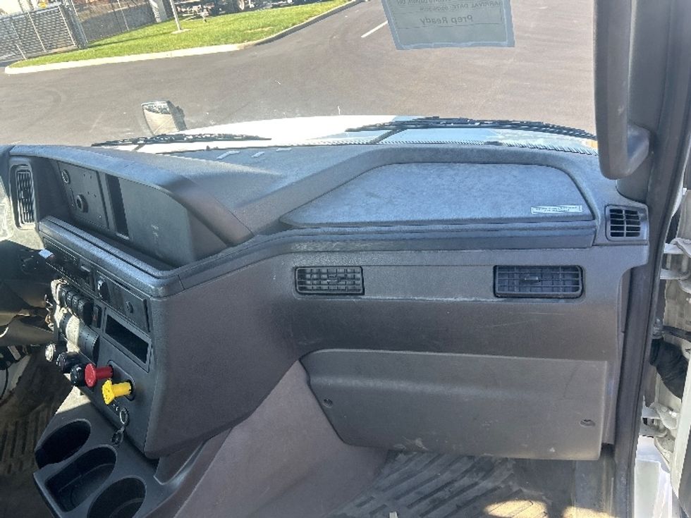 Day Cab Tractor-Heavy Duty Tractors-International-2023-RH613-Piqua-OH-674,127\n\t\tmiles-$ 32,000 - Image 13